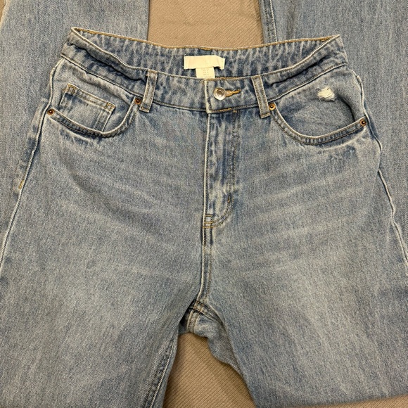 H&M distressed High Rise Light Blue Women’s Flare-Leg Jeans with Side Slit sz4 - Picture 8 of 9